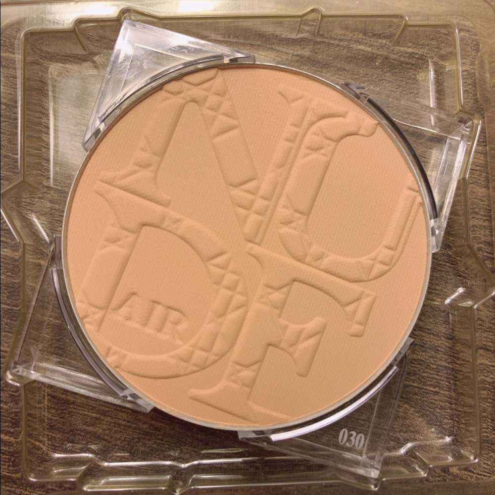 Dior Skin Nude Air Powder 030